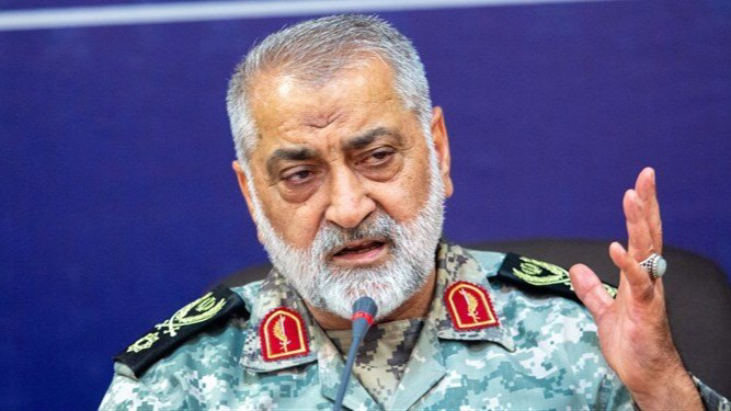 گردن تجاوزکنندگان به خاک ایران را خواهیم شکست