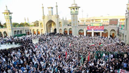 مراسم تشییع ۸ شهید حمله اسرائیل به مراکز نظامی در قم برگزار شد