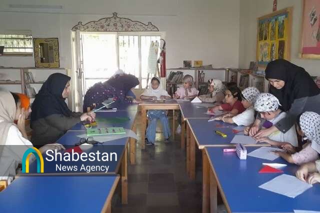 کودکان گرگانی، «ایران سرفراز» را با عشق و لاله سرودند