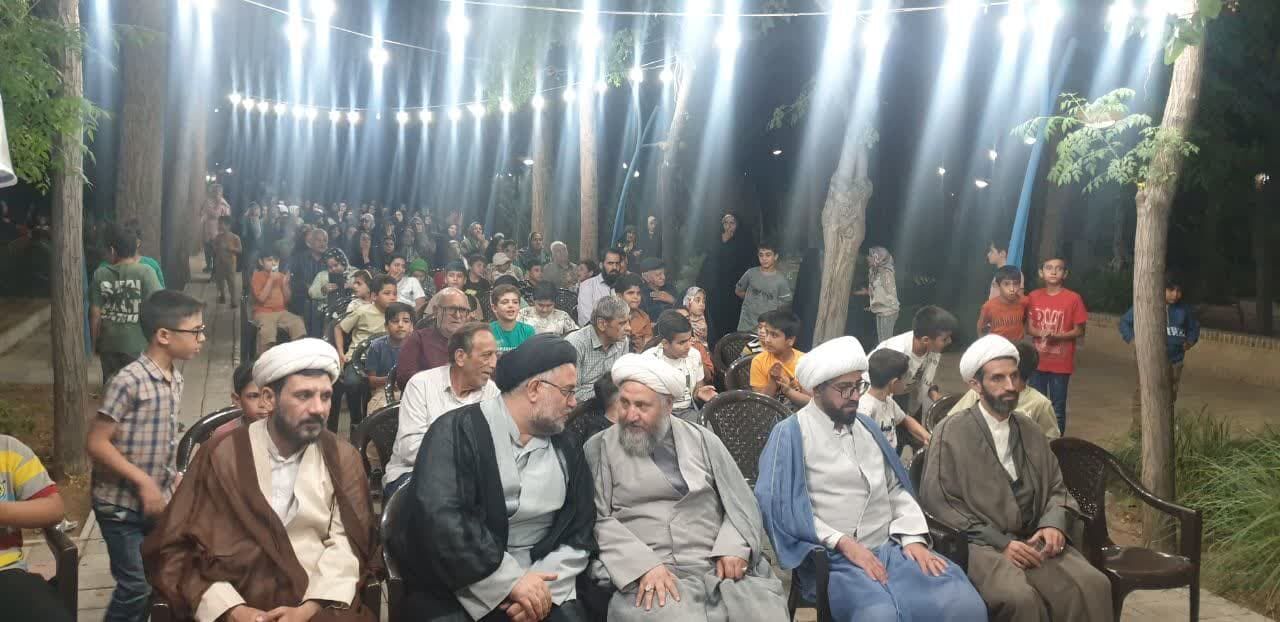 جوانان آران و بیدگلی «شادیانههای غدیر» را با اطعام غدیر پیوند زدند