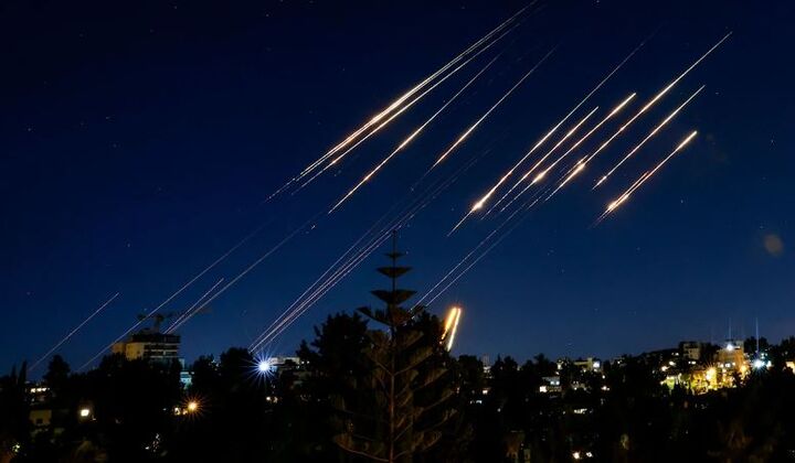 آغاز حمله جدید موشکی ایران/ حمله به ساختمان متعلق به سازمان اطلاعات اسرائیل«امان»