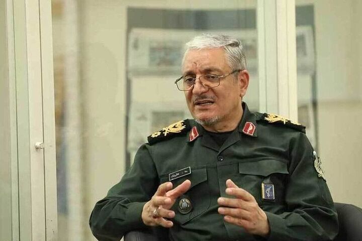 سخنگوی وزارت دفاع: شهید نائینی در پیوند دادن میدان و خیابان نقشی برجسته‌ داشت
