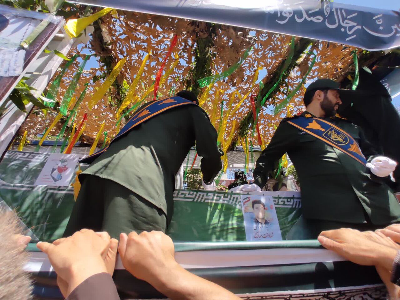 تشییع پیکر شهدای مدافع وطن در زنجان