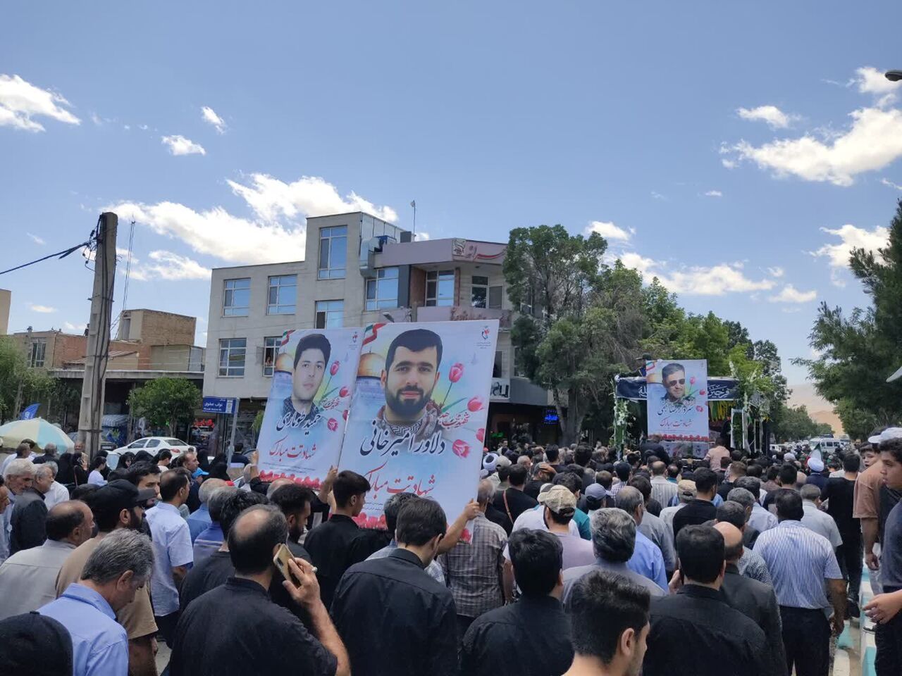 تشییع پیکر شهدای مدافع وطن در زنجان