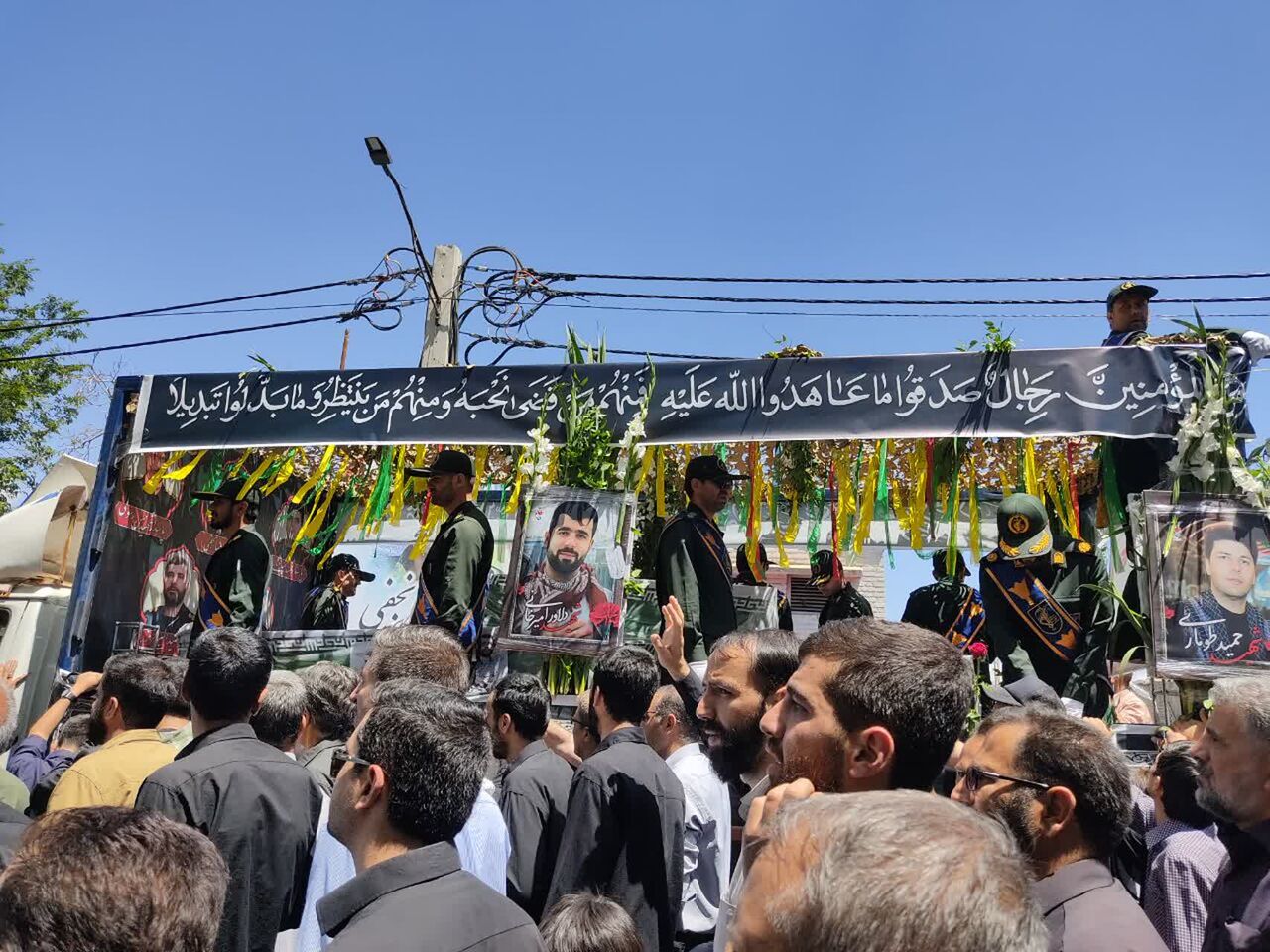 تشییع پیکر شهدای مدافع وطن در زنجان