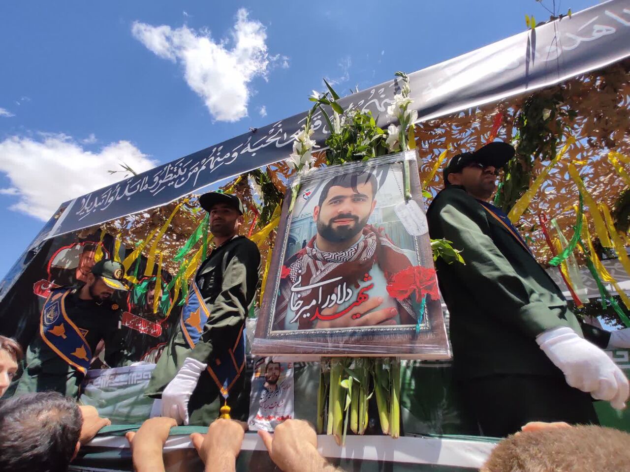 تشییع پیکر شهدای مدافع وطن در زنجان