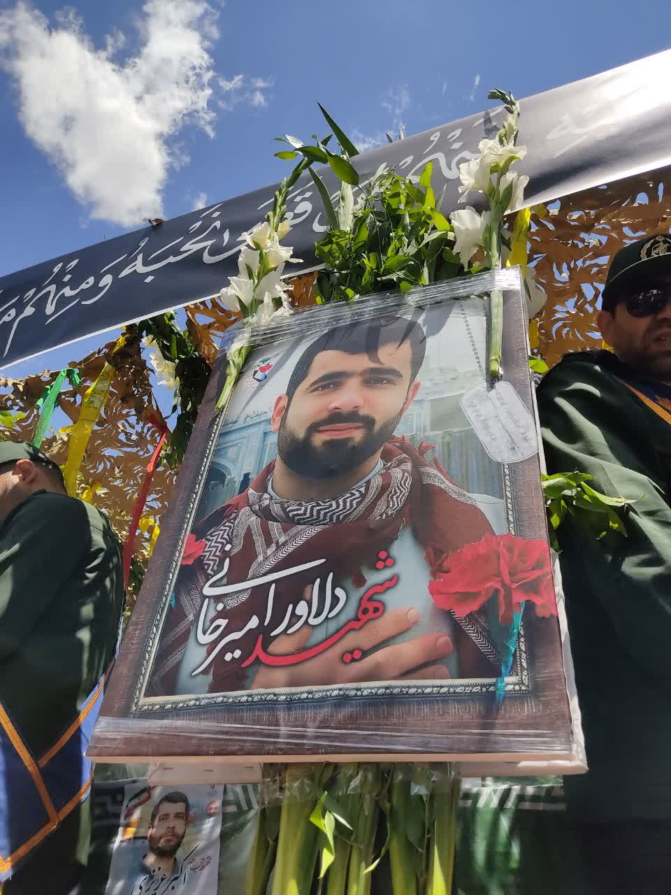 تشییع پیکر شهدای مدافع وطن در زنجان