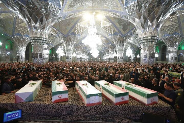 تشییع پیکر مطهر پنج شهید حملات رژیم صهیونیستی در حرم رضوی