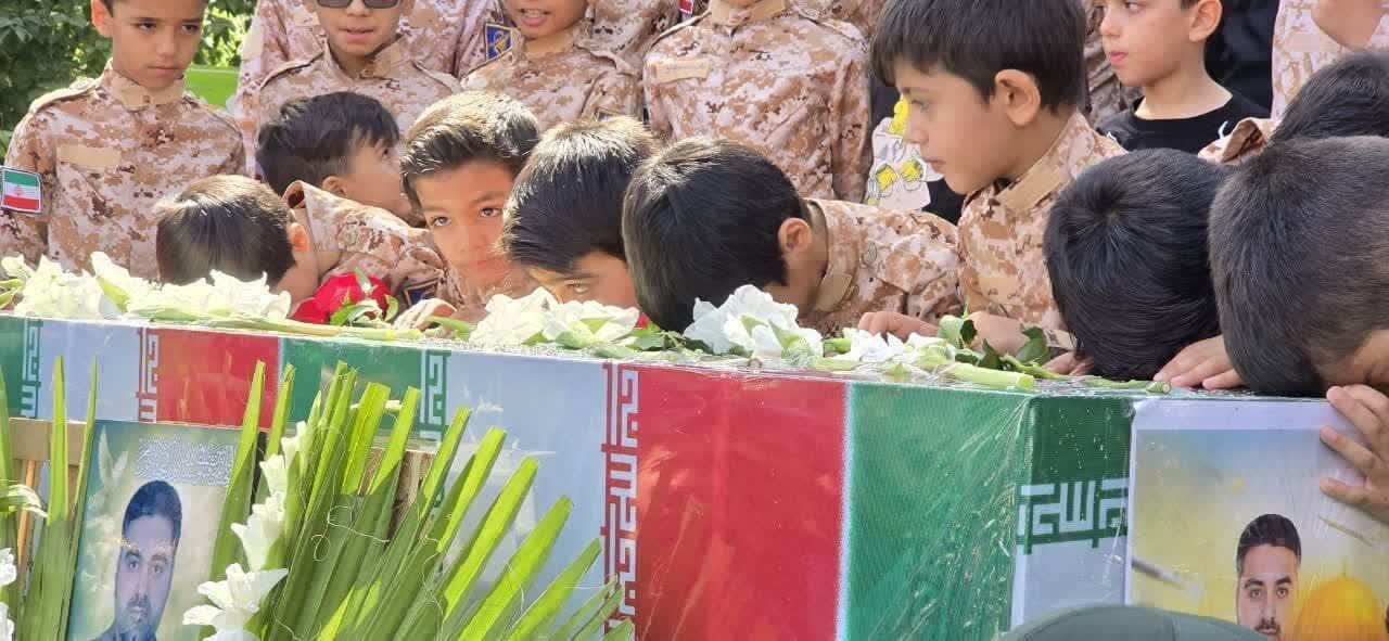 پیکر مطهر شهید « ابراهیمی کارشک»  دز قاین تشییع شد