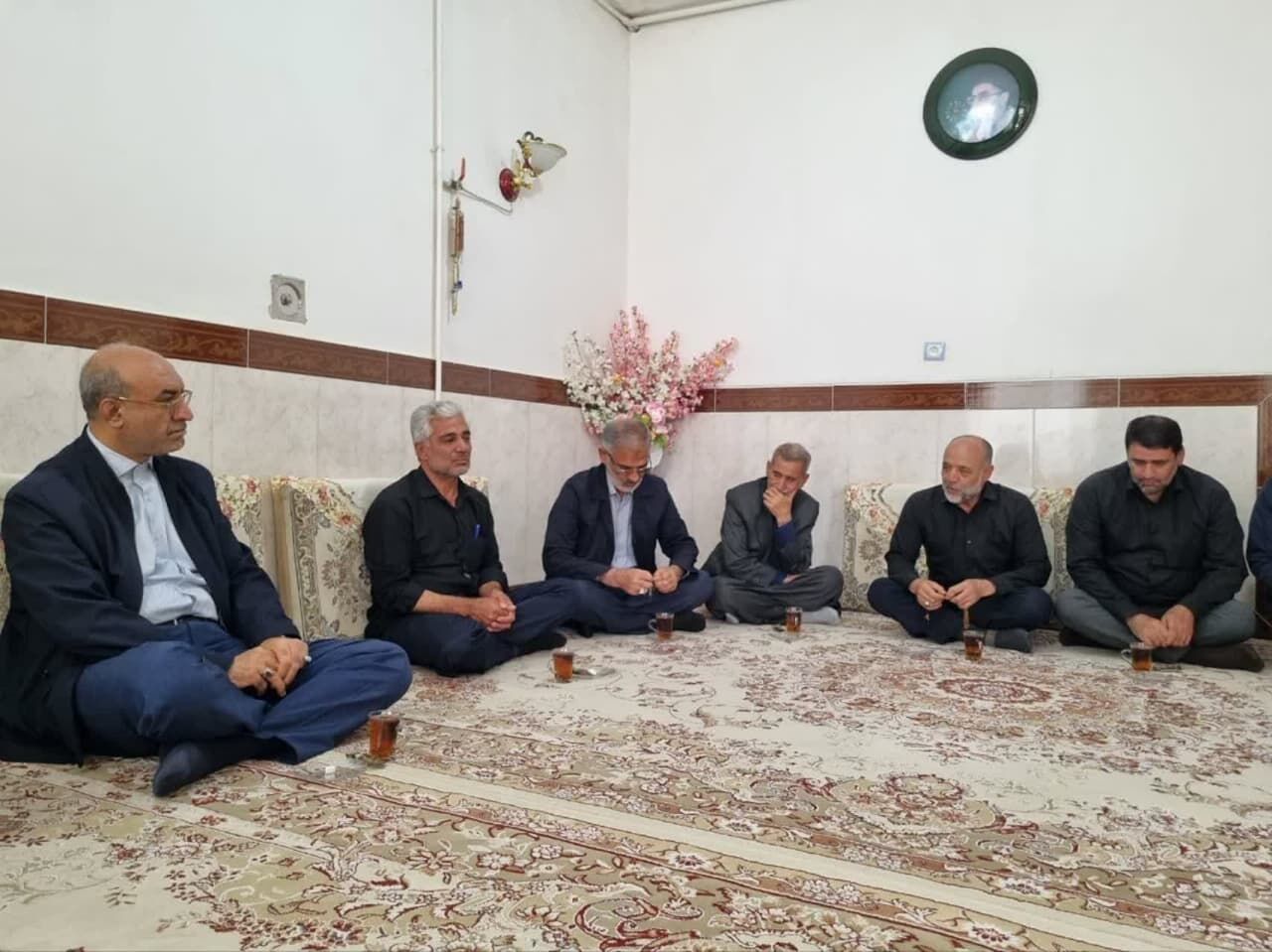 حضور استاندار کرمانشاه در منزل شهدای حملات رژیم صهیونیستی