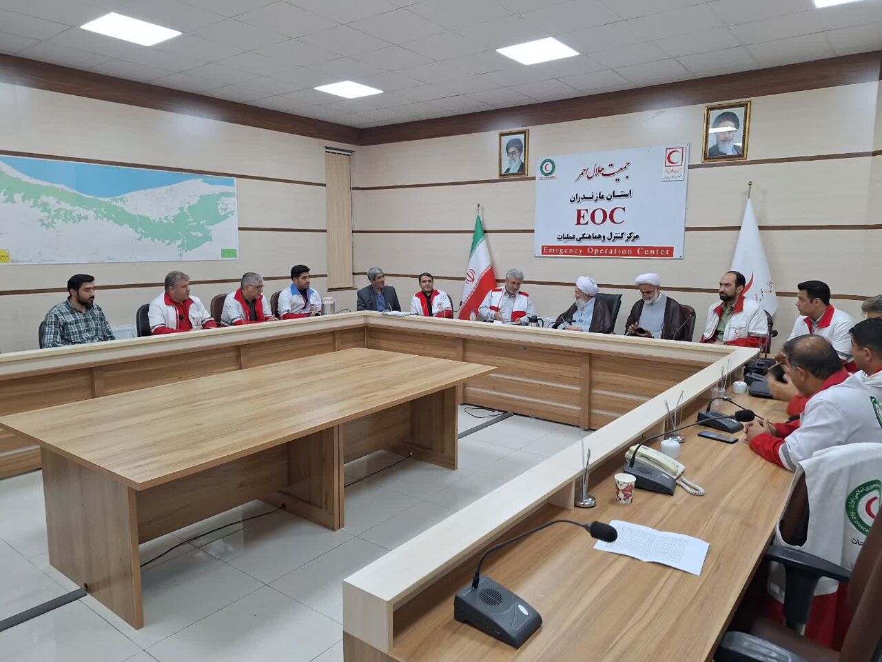 خادمان هلال احمر مجاهدانِ جنگ ترکیبی هستند