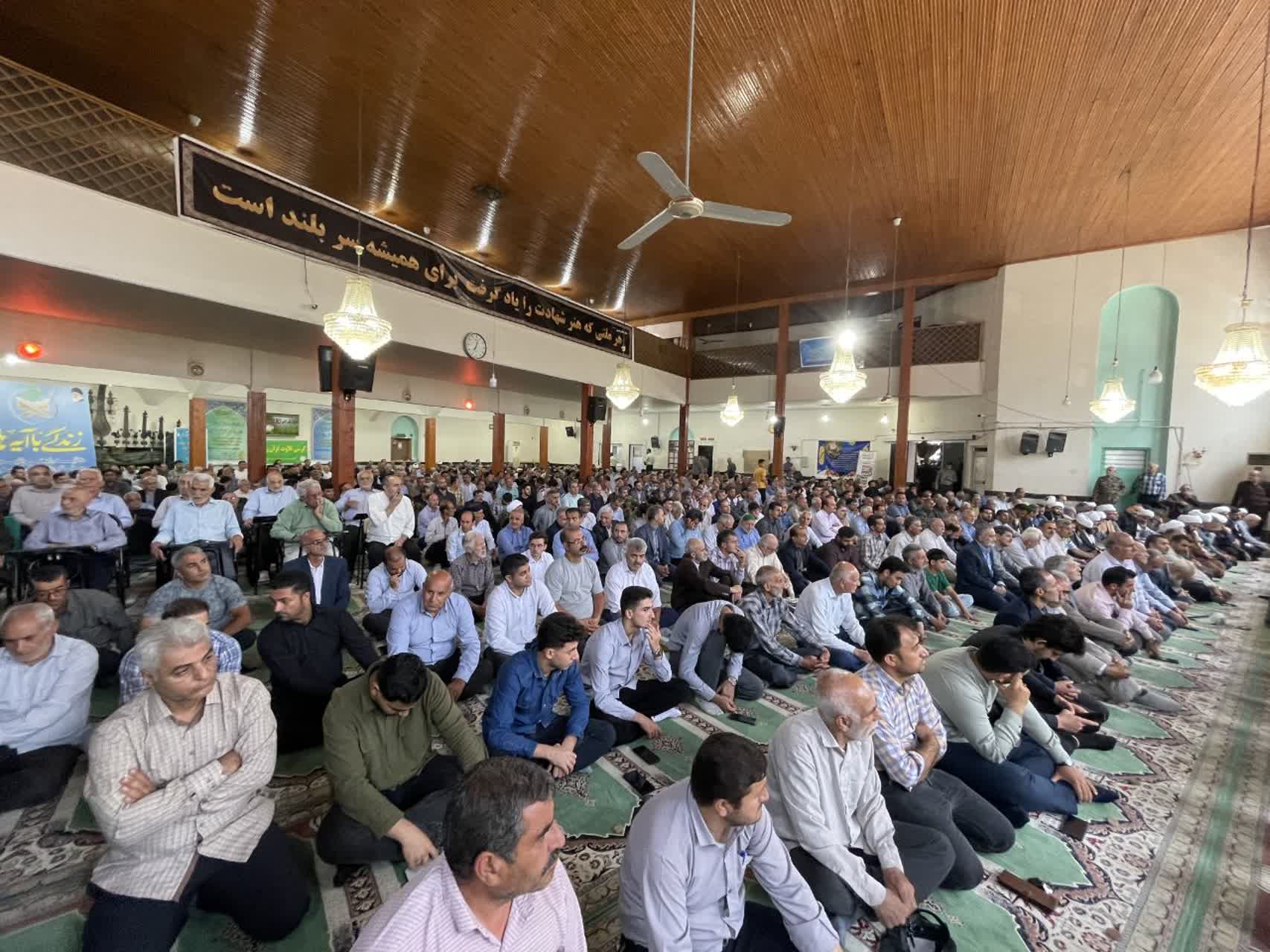 مساجد و هیئات همچون دهه ۶۰ سنگر و پناه مردم باشند