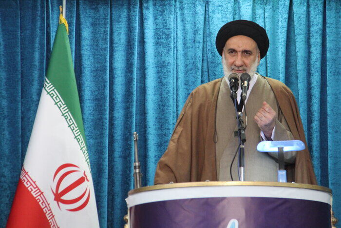 قرآن و آموزه‌های دینی حافظ جمهوری اسلامی در برابر جنایات دشمنان است