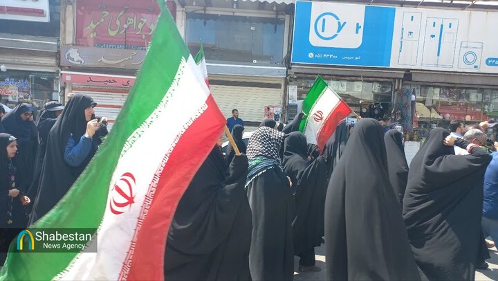 جان فدائیان رهبر در راهپیمایی خشم و نصر سنگر