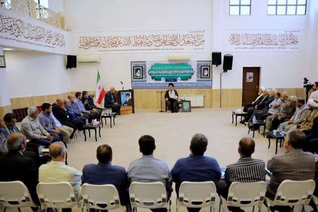 ۴۵ سال مقاومت ملت ایران در برابر استکبار با الهام از راه امام حسین (ع)