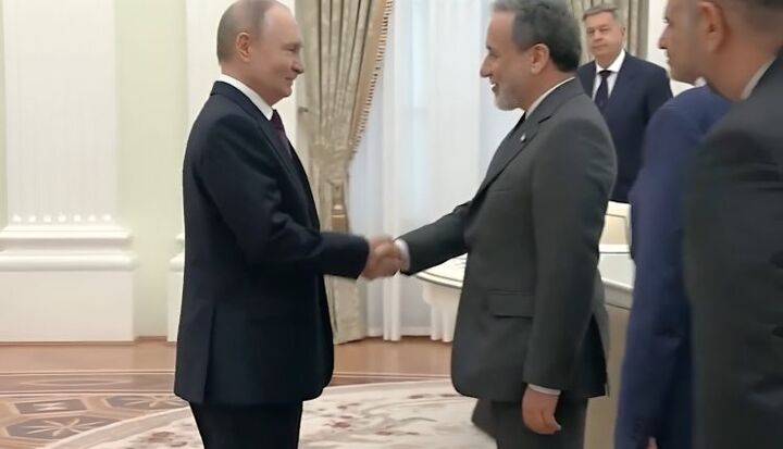 پوتین در دیدار با عراقچی: تجاوز علیه ایران هیچ توجیه یا بهانه‌ای ندارد+فیلم