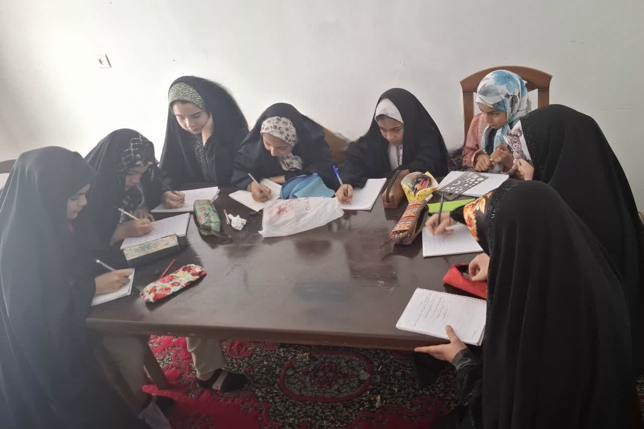  امید در میان چالش‌ها/ کلاس‌های فرهنگی مسجد پناه بچه‌های روستا 