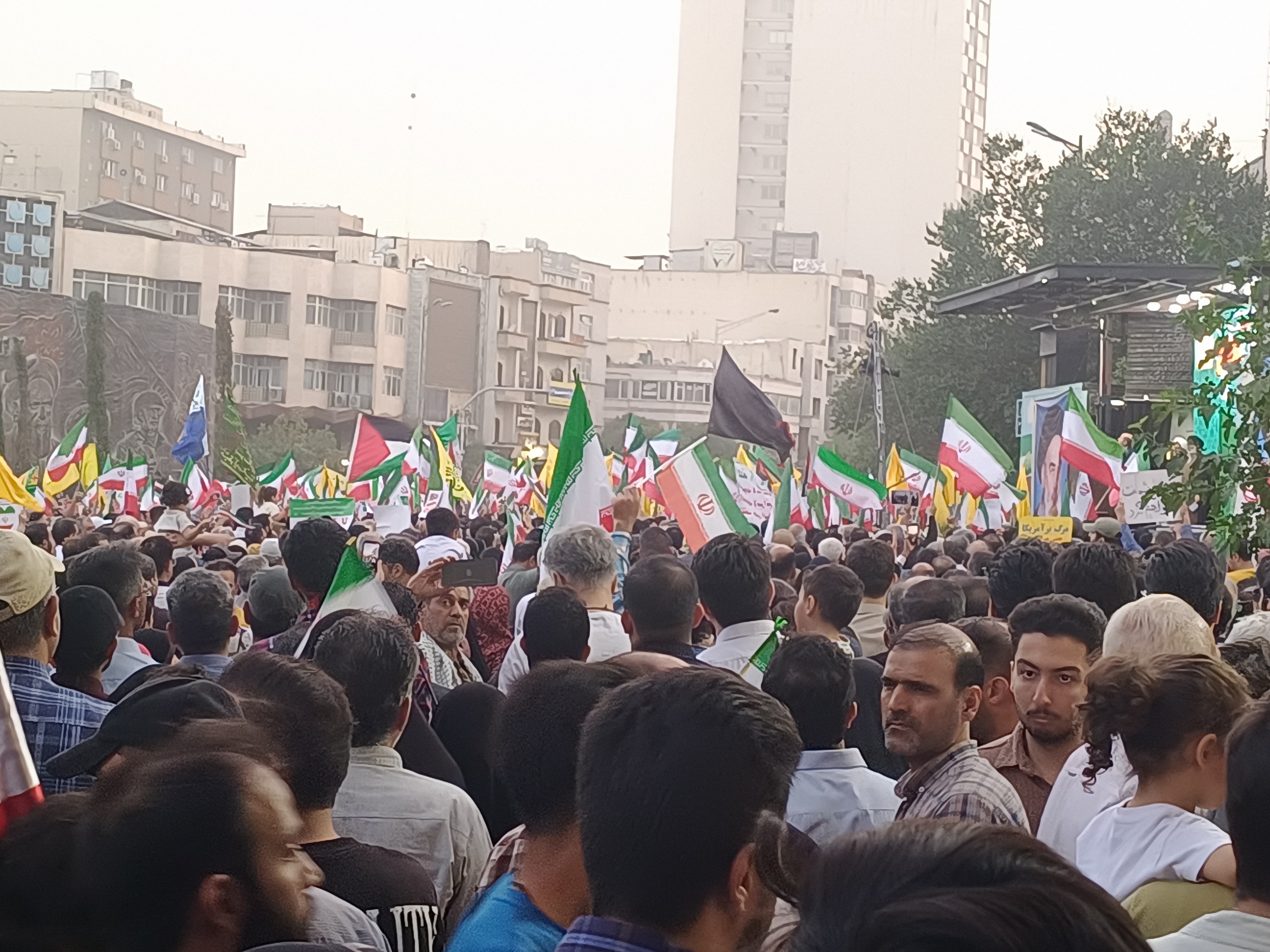 ملت حامی نیروهای مسلح و مدافعان وطن/ اجتماع امروز اجتماع آغاز راه است