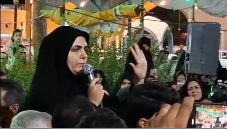 فریاد حماسه از دل یک داغ/صلابت شیرزن کاشانی در تشییع همسر شهیدش