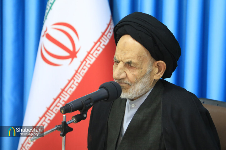 وحدت جامعه در تیررس دشمن/ وفاق بر قانون جمهوری اسلامی الزامی است