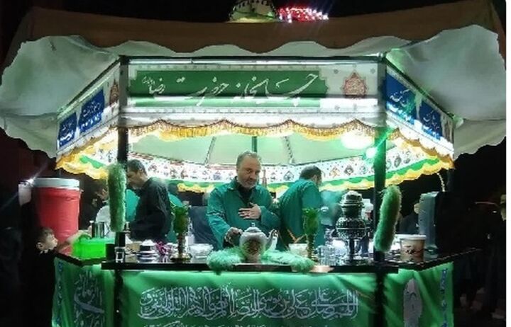 احداث چایخانه‌های محبان الرضا (ع) در پایتخت با پویش «یک ملت یک پرچم»