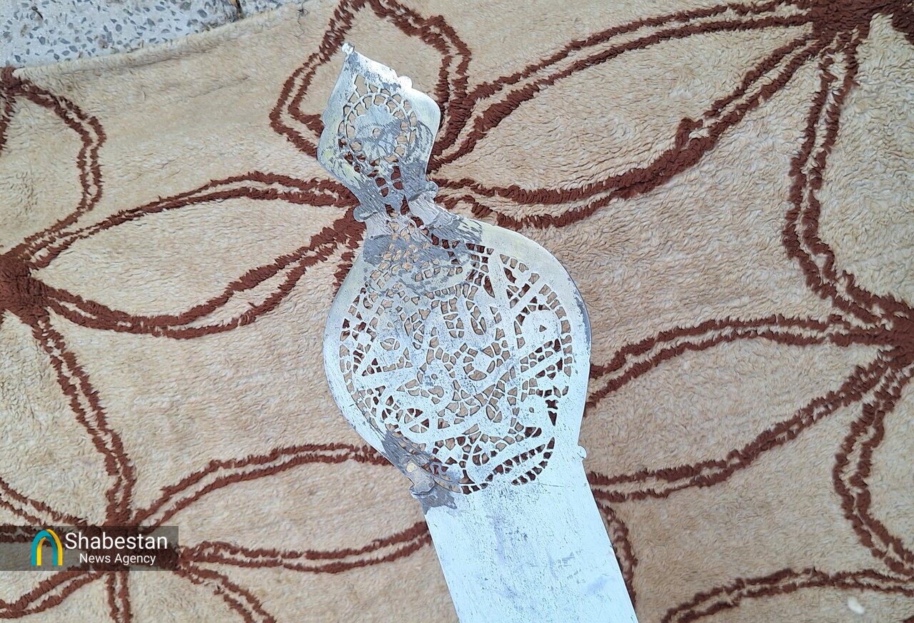 علم‌شویان روستای انجدان با آب و گلاب ؛ حلقه طلاییِ وصل بین نسل‌ها