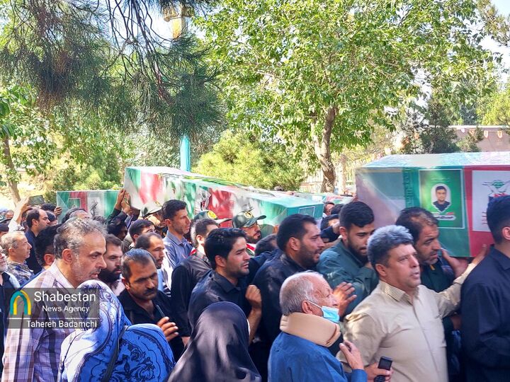 شانه به شانه شهدا در کرمان؛ پاسداران وطن در آغوش یک ملت