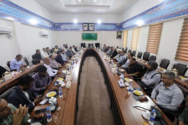 دیدار صمیمی اصحاب فرهنگ، هنر و رسانه هرمزگان با آیت‌الله عبادی‌زاده