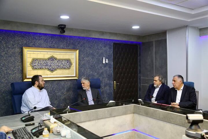 روایت‌سازی ۱۲ روز جوشش فرهنگی نباید در غبار روزمرگی گم شود