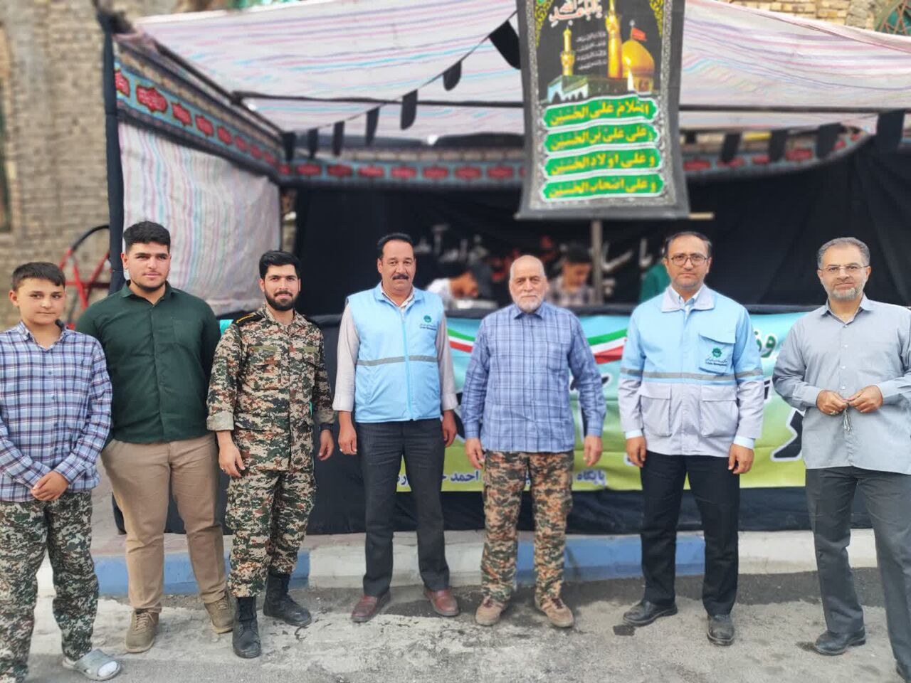 شور و شوق کودکان در موکب ایثار و مقاومت خُنداب/بچه‌های مسجد پای کار انقلاب