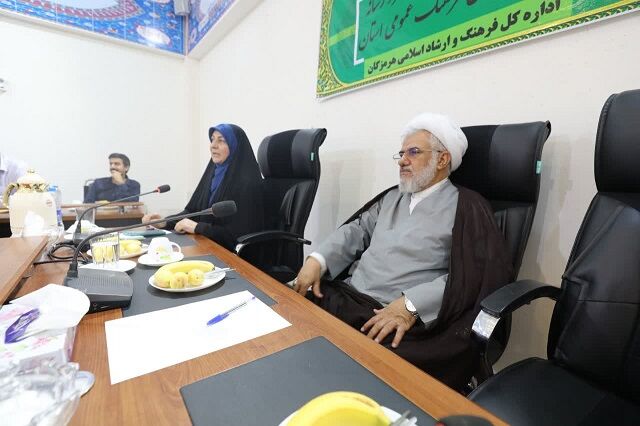 دیدار صمیمی اصحاب فرهنگ، هنر و رسانه هرمزگان با آیتالله عبادیزاده