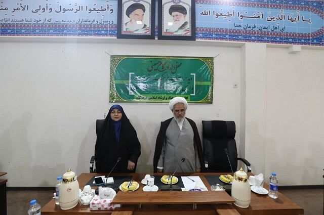 دیدار صمیمی اصحاب فرهنگ، هنر و رسانه هرمزگان با آیتالله عبادیزاده