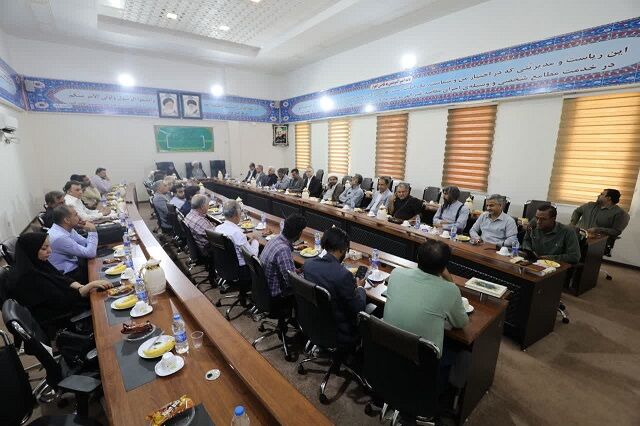 دیدار صمیمی اصحاب فرهنگ، هنر و رسانه هرمزگان با آیتالله عبادیزاده