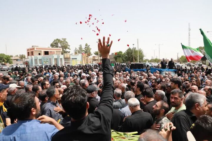 سنگ‌تمام سمنانی‌ها در بدرقه شهیدان راه قدس