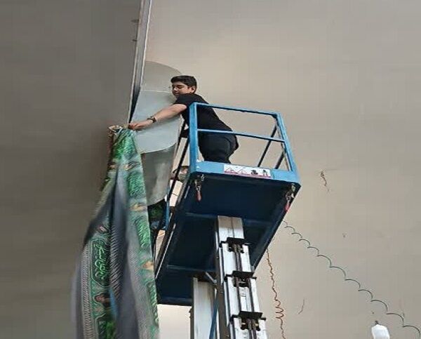 ندای سلام بر محرم از مناره‌های مساجد و کوچه‌های شهر به گوش می‌رسد