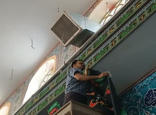 ندای سلام بر محرم از مناره‌های مساجد و کوچه‌های شهر به گوش می‌رسد