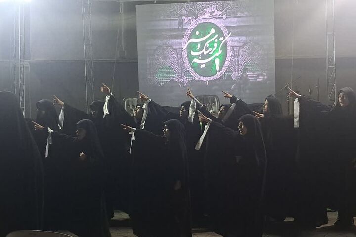 اجرای گروه سرود کوثر نور در تکیه فرهنگ و هنر