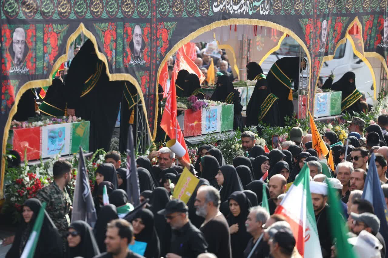 بدرقه عاشورایی شهدای اقتدار، بوی کرب و بلا می‌آید