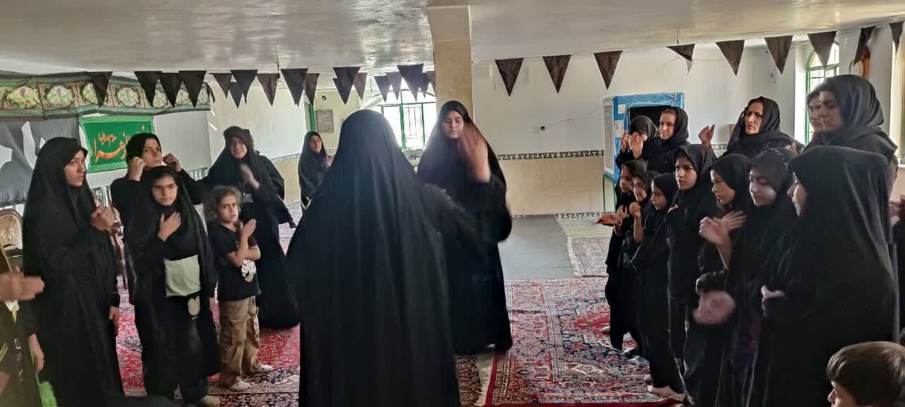 برگزاری مراسم عزاداری و سوگواری با حضور بانوان مسجدی در انصارالحسین (ع) کرمانشاه