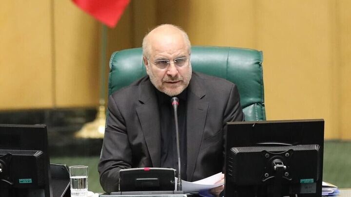 دشمن با اخبار دروغ به دنبال شکستن صف یکپارچه مردم است