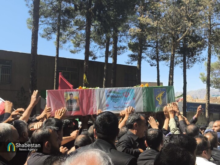 تشییع باشکوه شهدای مقاومت «زیبا و  نادی» در بیرجند برگزار شد