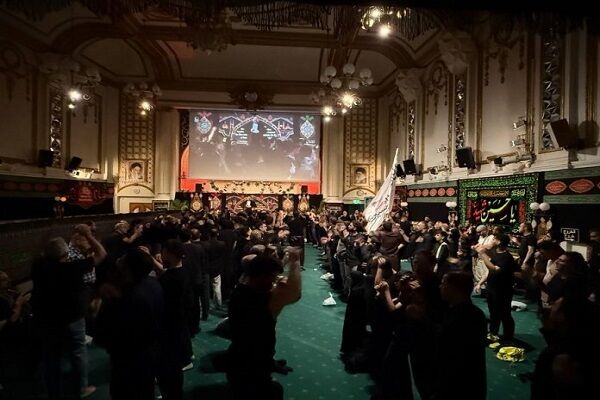 عزاداری اباعبدالله الحسین(ع) در لندن؛ جلوه‌ای از ایمان و همبستگی + فیلم