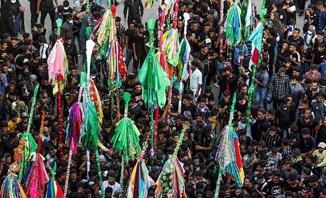 «علم گردانی»؛ آیین محرمی با قدمت ۴ قرن در میناب