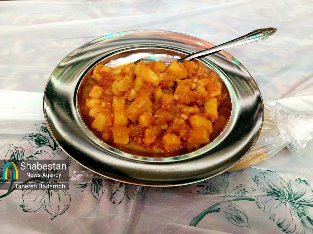 نذر و نور و نوکری؛ شب متفاوت تکیه قدیمی کرمان در پناه سه ساله کربلا