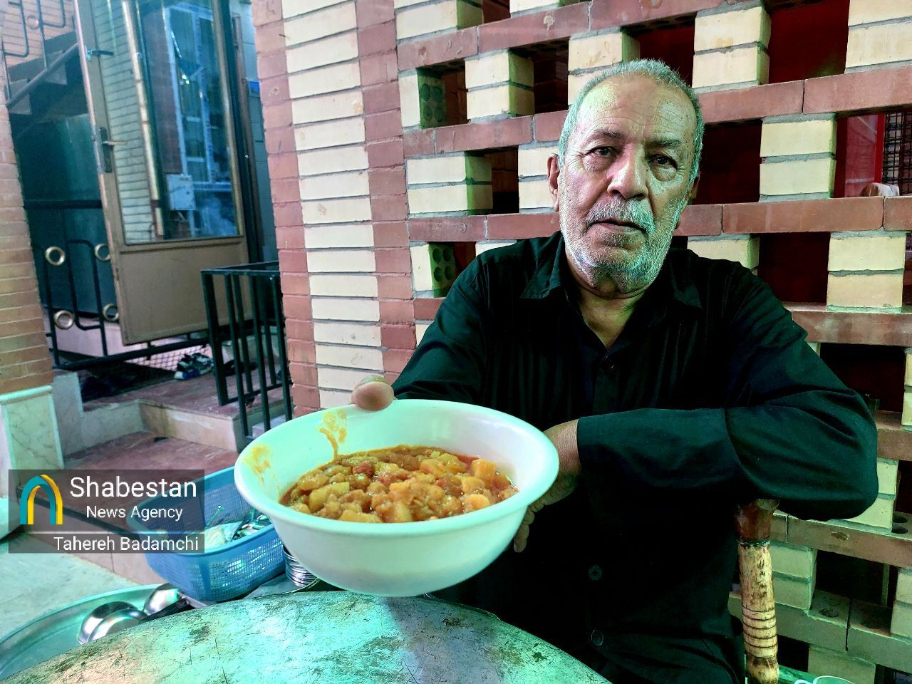 نذر و نور و نوکری؛ شب متفاوت تکیه قدیمی کرمان در پناه سه ساله کربلا