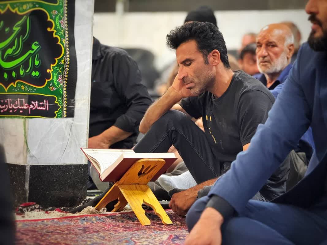 محفل نورانی انس با قرآن "آیه های سرخ" در مسجد و تکیه امام موسی کاظم سمنان برگزار شد