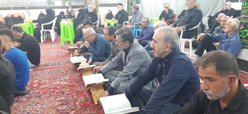 محفل نورانی انس با قرآن "آیه های سرخ" در مسجد و تکیه امام موسی کاظم سمنان برگزار شد