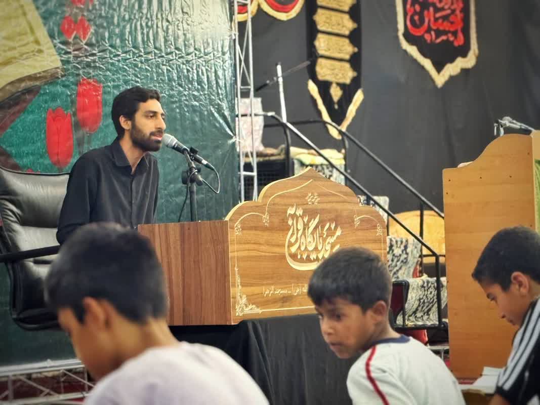 محفل نورانی انس با قرآن "آیه های سرخ" در مسجد و تکیه امام موسی کاظم سمنان برگزار شد
