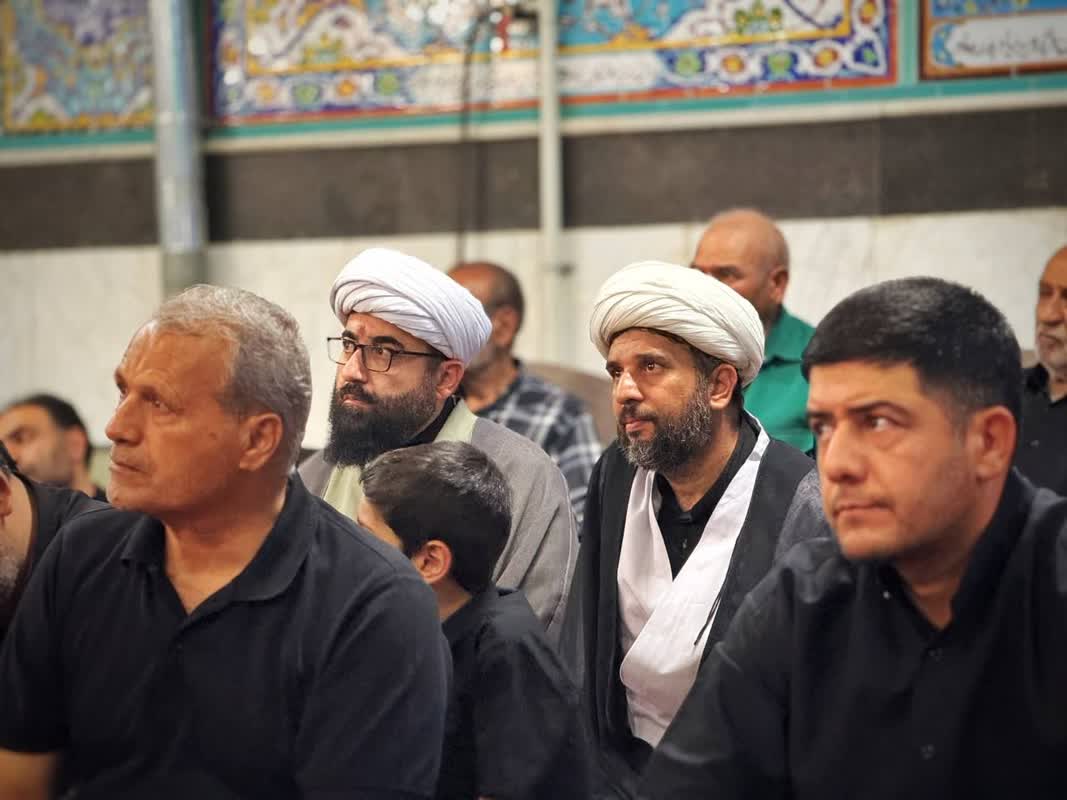 محفل نورانی انس با قرآن "آیه های سرخ" در مسجد و تکیه امام موسی کاظم سمنان برگزار شد