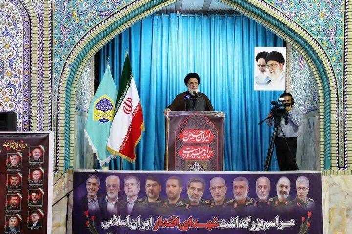 مسئولان مراقب سوء استفاده برخی از افراد در بازار باشند